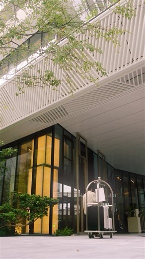 Four Seasons Hotel Osaka フォーシーズンズホテル大阪 on Instagram: "In the vibrant heart of Osaka, we welcome you into a world of refined tranquility and heartfelt comfort. Let us guide you on a journey to discover the unique charm of Osaka, where tradition meets modern energy. After immersing yourself in the city’s dynamic pulse, return to an elegant retreat where timeless style and soothing comfort await. 日本屈指の活気あふれる都市・大阪の中心に流れるラグジュアリーで非日常なひととき。 街の鼓動を肌で感じたあとは、洗練された静けさと心からの寛ぎに包まれながら上質なおもてなしをご堪能ください。 #FourSea