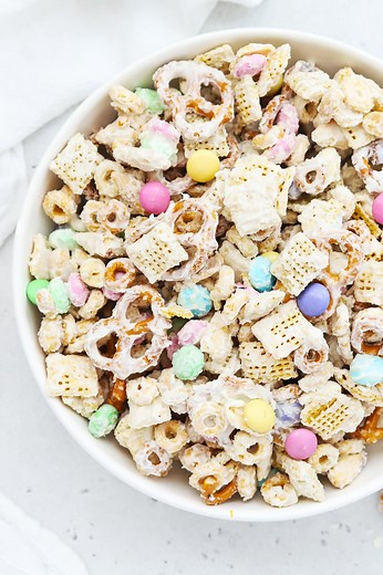 Gluten-Free Bunny Bait (Easter Chex Mix)