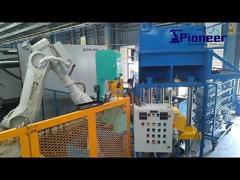 Die casting extraction robot