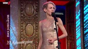 Lisa Eckhart Die heilige Kuh hat BSE Mitternachtsspitzen 14.09.2018 Mitternachtsspitzen | WDR Youtube | Fjieldsgröhn