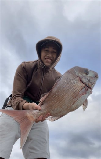 My biggest snapper caught on 10lb with 2-4kg rod. #snapper #sydneyfishing #fishtok #rockfishing