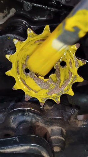 Yellow 💛 🟡 Coulor DIY Motorbike Premium Chain Sprocket Painting 🔥 Yellows Color Upgrade Easy Hack!