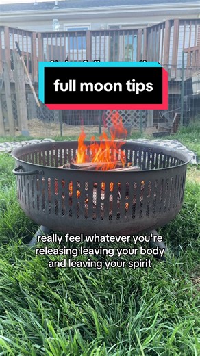 witchy full moon tips. how to make moonwater and full moon ritual ideas, including how to do a burning releasing ritual. #fullmoonritual #fullmooninsagitarrius #beginnerwitchtips #moonwater #witchtok #witchcraft #babywitchtips #fullmoon