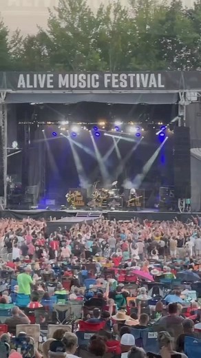 19K views · 3.5K reactions | Thank you Alive Music Fest. We had a blast and felt your love.  Until next time! God Bless You all! @alivefestival | Stryper | Facebook