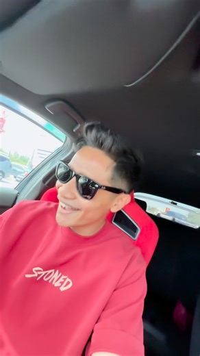 AFIEQ SHAZWAN on Instagram: "Selama ni kena scam tak reti bawak katanya manager aku ni bang amy oii!! Rupa nye dia lagi berbisa 😂 • Jumpa malam ni orang - orang Ipoh 🫶🏻😊 @yayaempire_perfumeinspired @kak_yaya_yaya_empire #MalamYayaEmpire #FantasticFoodFestivalKakNab #AfieqShazwan #YayaEmpire"