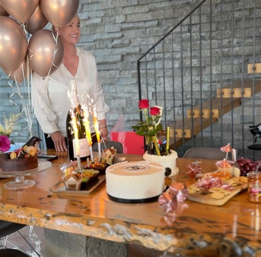 99 reactions | Annie Thorisdottir on Reels | Facebook