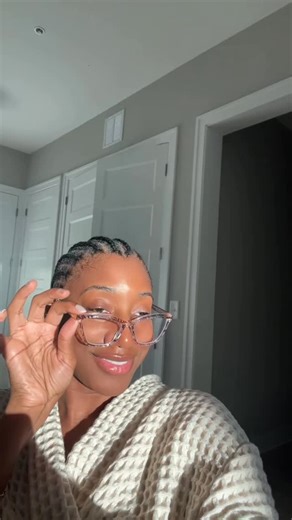 Kay Bonne | Trading Mentor | 6 Figure Trader on Instagram: "I’m red on the day for today. I just gotta set the mood for tomorrow 🤣🤣🤣 Yes. I woke up today and lost a lil money in the market. Doesn’t mean anything fr though. Lessons learned and I’m coming back tomorrow 😏 If you want me to show you how I make thousands a day from my phone. Trading SPY QQQ IWM Comment TRADEBANDS I’ll send you the link to my webinar. It’s free 🩷"