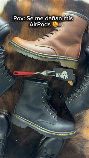 Legend.boots on Instagram: "🎧 Se me dañaron mis AirPods… pero sigo firme porque tengo mis Legend Boots Café 👢🟤🔥 No se descargan. No se rinden. Y no pasan desapercibidas. ⚡ 100% CUERO (se nota, se siente, dura) 🧵 DOBLE COSIDO REFORZADO (hechas para aguantar lo que venga) 🛡️ 12 MESES DE GARANTÍA (respaldamos cada paso) 📏 TALLAS 34 → 44 (porque el estilo no tiene límite) No es solo calzado. Es carácter en cada paso. Legend Boots. 🖤🔥"
