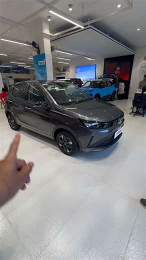 Tata Tiago’s Biggest Wheel Illusion! 😲 Looks Like Alloys, But Isn’t!
