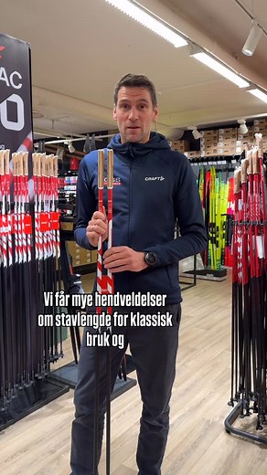 Vi får ofte spørsmål angående stavlengder! Her får du noen tips fra Anders! 😊 #saver #stavlengde #langrennergøy #swix #triac #foss_sport #tips #kunbskap #nordicskiing #ski #langrennstaver #treningsglede | FOSS Sport