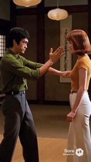 Bruce Lee teaching to Debbie Hooper 1970 #brucelee