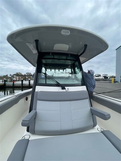 Used 2023 Boston Whaler 330 Outrage, 34238 Sarasota - Boat Trader