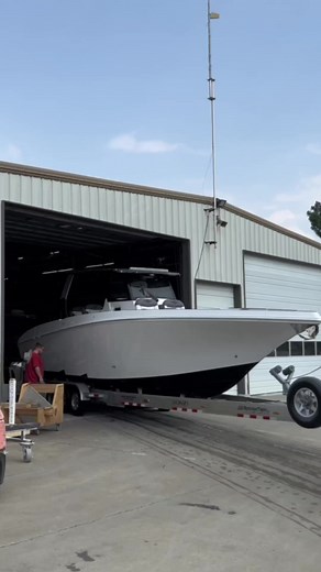 Walking around the 38SCX 😍. #38scx #fountain38scx #fountainpowerboats #powerboats #speed #speedboat # #iwannagofast #onthewater #miamiboatlife #miami #boatlife #boatlifestyle #racer #freshwater #saltwater #fountain #fountainpowerboats | Fountain Powerboats