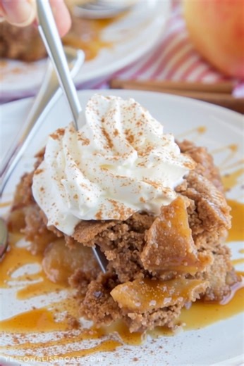 Slow Cooker Caramel Apple Spice Cake 🍎🍰 This warm and comforting slow cooker dessert features tender apples coated in brown sugar, cinnamon, and caramel, topped with a spiced cake mix and melted butter for a golden crust. Perfect for cozy nights and served best with vanilla ice cream or whipped cream. Ingredients: 4 large apples peeled and sliced 1/3 cup brown sugar 1 teaspoon ground cinnamon Recipes in First Coʍmеոτ 👇👇👇 Enjoy ❤️👇👇👇 🥰🥰🥰🥰🥰 | Best&Top Recipes