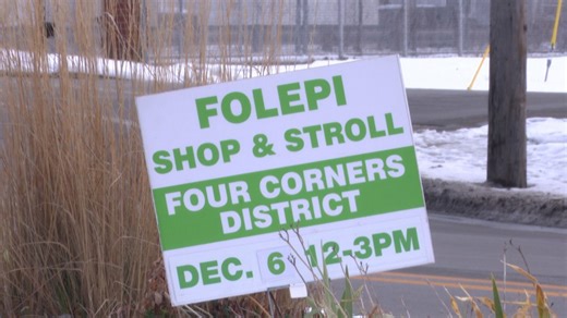 Community turns out for annual Festival of Lights Shop & Stroll in East Peoria