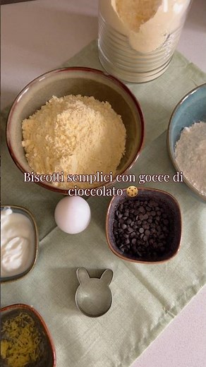 Biscotti semplici con gocce di cioccolato 🍪