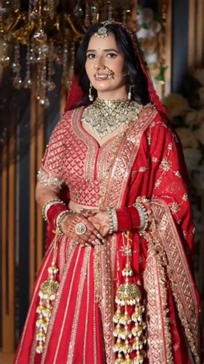 Red bride look #trend #wedding #bridal