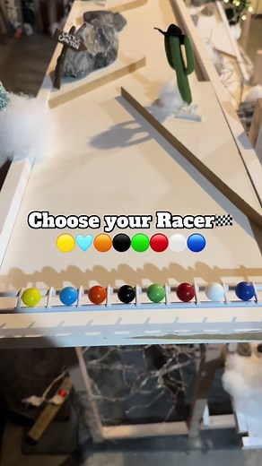 Exciting Marble Racing: Choose Your Racer and Win!