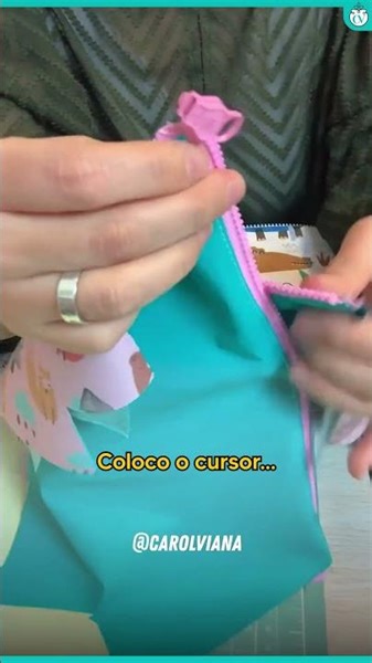 Coloque o zíper tratorado de uma forma totalmente descomplicada! Gostou da dica? Me conte aqui nos