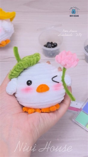 DIY Pipe Cleaner Cute Duck with Leaf Hat & Flower 🐥🌸 | Super Easy Craft #diy #pipecleaners
