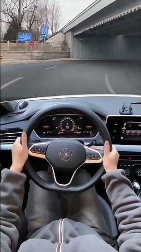 Correct Steering Wheel Hand Placement for Turns