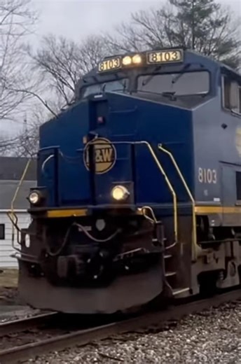 NS 8104 on 224 #train #railtrack #railroad #railtrack #railroad #railwaycontent #railfan #railcar