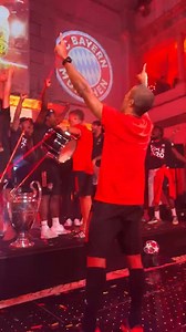 🎵 FC BAYERN, FOREVER NUMBER ONE 🎶 TRIPLEARTIKEL 👉 https://fc.bayern/Champions-2020 #MiaSanChampions 🏆 | FC Bayern München