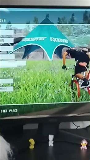 how to get free maps in descenders