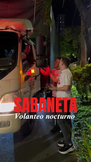 Nelson Carmona Lopera on Instagram: "SABANETA Terminamos el día volanteando en Sabaneta con mi amigo @cristiansabaneta , entregándole a la gente nuestra hoja de vida, contándoles lo que hicimos en La Ceja y que ahora lo queremos hacer por Antioquia. Desde las 5:00 am hasta las 10:00 pm, es la única forma que conozco de hacer política, trabajando duro 👍🏼 Vota Nuevo liberalismo 107"