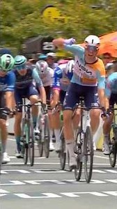 FIRST WIN OF 2026 🏆 Ethan takes stage 4️⃣ after a red hot day of racing at the Tour Down Under!