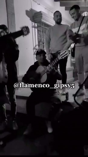 Los Yakis: Gypsy Flamenco Music Performance