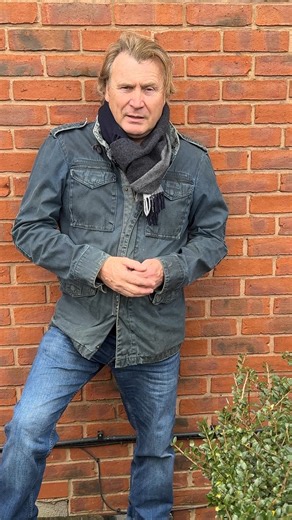 🌿🔥 Pyracantha: the fiery beauty that protects your home and feeds the birds! Here are some fun facts about Pyracantha (Firethorn) 🔥🌿 1️⃣ Name with meaning – “Pyracantha” comes from Greek words pyr (fire) and akantha (thorn) — literally “fire thorn.” 2️⃣ Fiery berries – In autumn, the branches burst into clusters of glowing red, orange, or yellow berries like nature’s Christmas lights! 🎄 3️⃣ Wildlife magnet – The berries are a winter feast for blackbirds and thrushes, while the dense, thorny