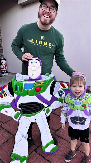 After weeks of cutting, sanding, and piecing together over 600 parts, Buzz Lightyear is finally ready to land on Leo’s wall! One of the toughest but most rewarding builds I’ve ever done.#woodworking #buzzlightyear #diy #dad