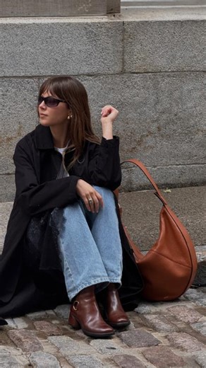 Catherine St-Laurent (@cathstlaurent) styles the ECCO SCULPTED LX 35 boot with the ECCO FORTUNE BAG. Shop her look in-store and at ecco.com. #ECCO #ECCOSCULPTED | ECCO