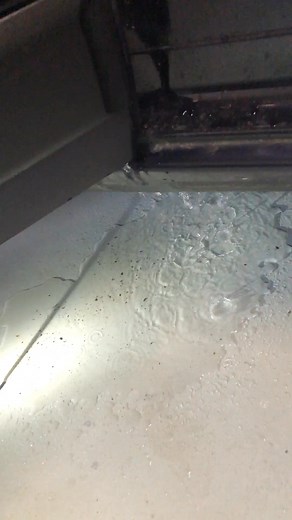 Hvad forgår der?😅 Besøg vores hjemmeside og find et godt tilbud på din næste bil: https://kj-auto.dk/brugte-biler/ | KJ Auto Auning