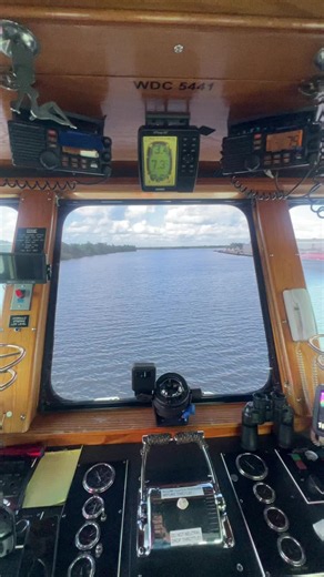 New Boat Shades Replacement: Fixing Vibration-Damaged Window Blinds