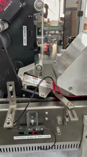 Pen Shape Labelling Machine | High-Speed Sticker Labelling for Slim & Cylindrical Products