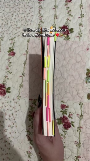 Exploring Rita Lee's Autobiography: Hidden Meanings and Uncovered Stories