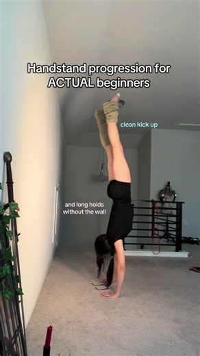 If you’re too weak for other handstand progression videos, try to start with simple planks and work your way through all of these. I started training my handstands 90 days ago and I felt so weak at first. I used other handstand drills as well but these will help you gauge where you are at in terms of strength to catch yourself without the wall. You can find more beginner calisthenics tutorials on my page! No equimment necessary! #calisthenics #calisthenicsgirl #handstand