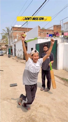 Yeh out hai yah not out🤔😂 || #comedy #shorts #funnyshorts #youtubeshorts || @kaizadkaifvlogs