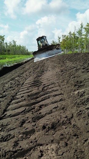 Absolutely dialed NexGen D4. Running a slope like it’s nobody’s business ·⁠ ·⁠ ·⁠ #workthedirt #digitdigitalgps #earthmover #earthmoving #earthmovers #bluecollar #bluecollarlife #bluecollarnation #bluecollarnation #bluecollarlifestyle #construction #constructionlife #constructionsite #constructionequipment #heavyequipment #heavyequipmentlife #heavyequipmentnation #heavyequipmentoperator #heavyequipmentmechanic #heavyequipmentphoto#dirtnerd #buildwitt
