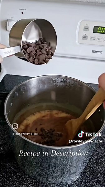 It's baking week in our house this week. Have you tried the Jett Puff Fantasy Fudge recipe you can find on the back of the jar? It's so yummy and definitely brings all the nostalgic feelings back. *If you want a twist on this classic recipe, substitute chocolate chips with peanut butter chips to make peanut butter fudge. 😋 ⭐️LIKE and FOLLOW @rowleypolydecor for more inspo Fudge Recipe: 3 cups sugar 1 1/2 sticks butter (3/4 cup) 2/3 cup evaporated milk 1 cup semi-sweet chocolate chips 1 jar Jett