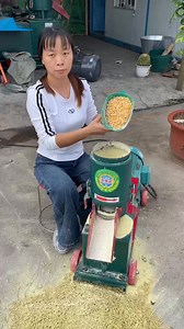 Get stronger pressure and smoother operation with our durable feed pelletizer machine, perfect for all types of livestock feed. Whatsapp: wa.me/ 8615866689729 #feedpelletmachine #feedpelletmills #animalfeedpelletpress #pelletmachineforfeed #agribusiness #trending | Pellet Machine China