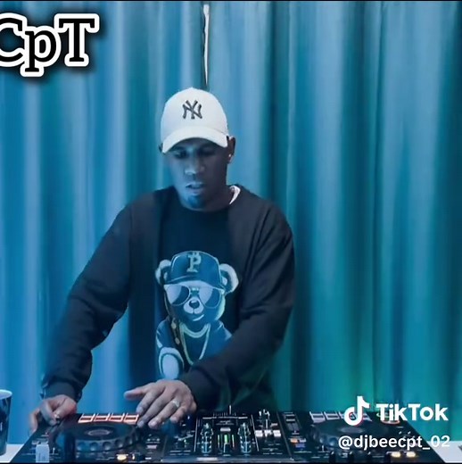 Hot mix dropping friday ,subscribe to my youtube and stay tunned#djbeecpt #SAMA28 #fyp #gqomchallenge #gqomnation #gqom #