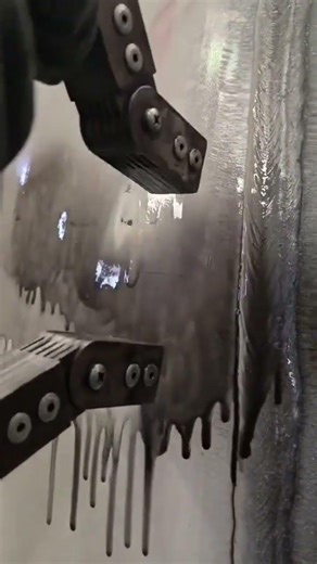 Material cracking test MPI is a non-destructive testing method that detects surface defects.