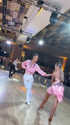 Artemyurchenko: A Trendy Moment of Heartbreak