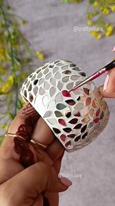 📢Online mirror mosaic workshop 📢 In this workshop you will learn👇 *original technique of grouting *how to work on different surface *Different varieties of mirror mosaic artwork *Application of glass colours *How to work with mosaic tiles and chips *vendor details for raw material * lots of tips and techniques For more details pls DM @craftycharu Keep creating... Happy crafting❤ #creativeidea #uniquecreations #arthacks #contentdevelopment #mirrormosaic #artworkshop #diytutorial #indiansinus #