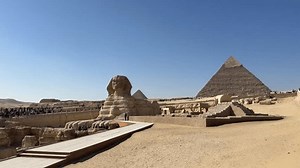 View of the Sphinx and Pyramid of Khafre in Giza, Cairo, Egypt.