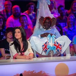 3.9M views · 25K reactions | Meghan Markle nous avait déjà fait l'honneur de venir sur notre plateau juste avant son mariage. Cette fois, la duchesse de Sussex est venue témoigner en toute franchise de sa condition de jeune mère accouchée. Elle nous a officielement présenté son royal mais affamé baby, Archie Harrison. | Le Grand Cactus - RTBF | Facebook