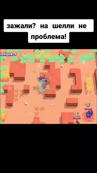 Maze Gameplay: Collecting Items and Avoiding Obstacles